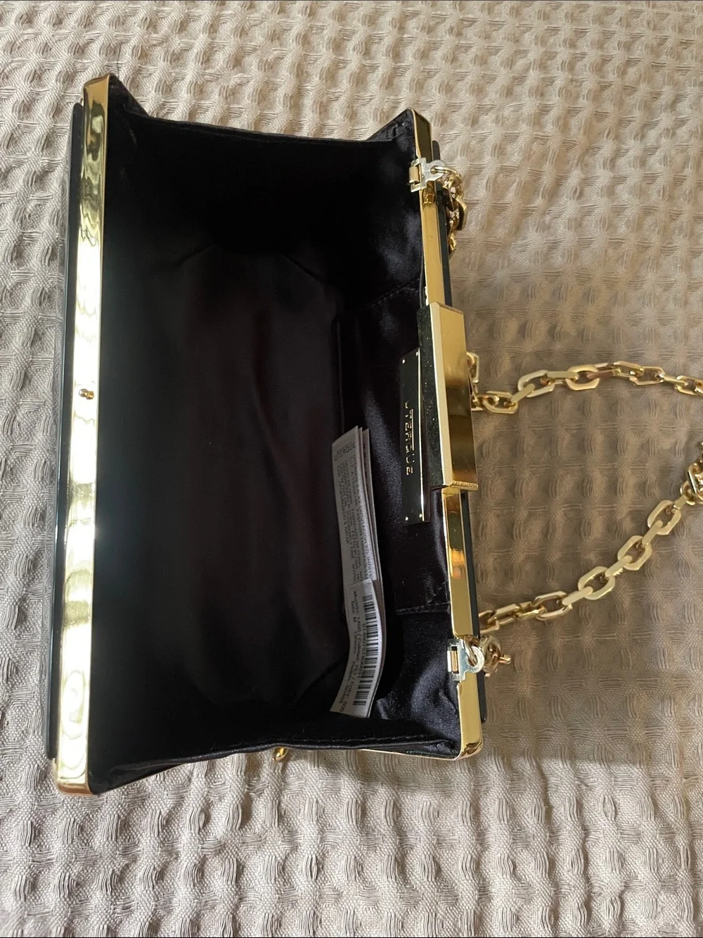Uterque polished black